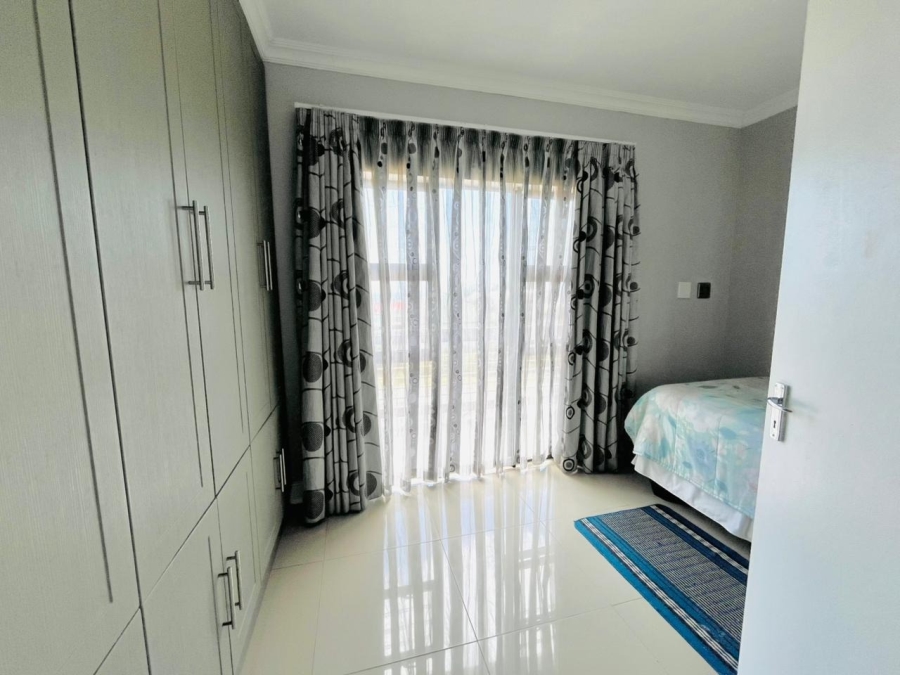 6 Bedroom Property for Sale in Gonubie Eastern Cape